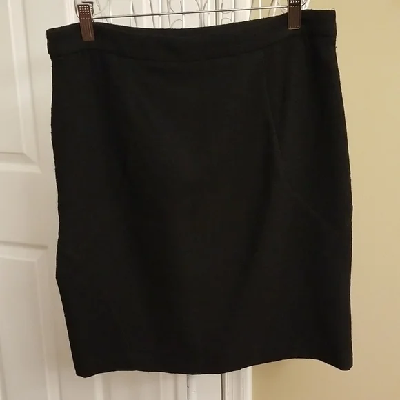 Black Leon Max Limited Edition Skirt. - Picture 6 of 13